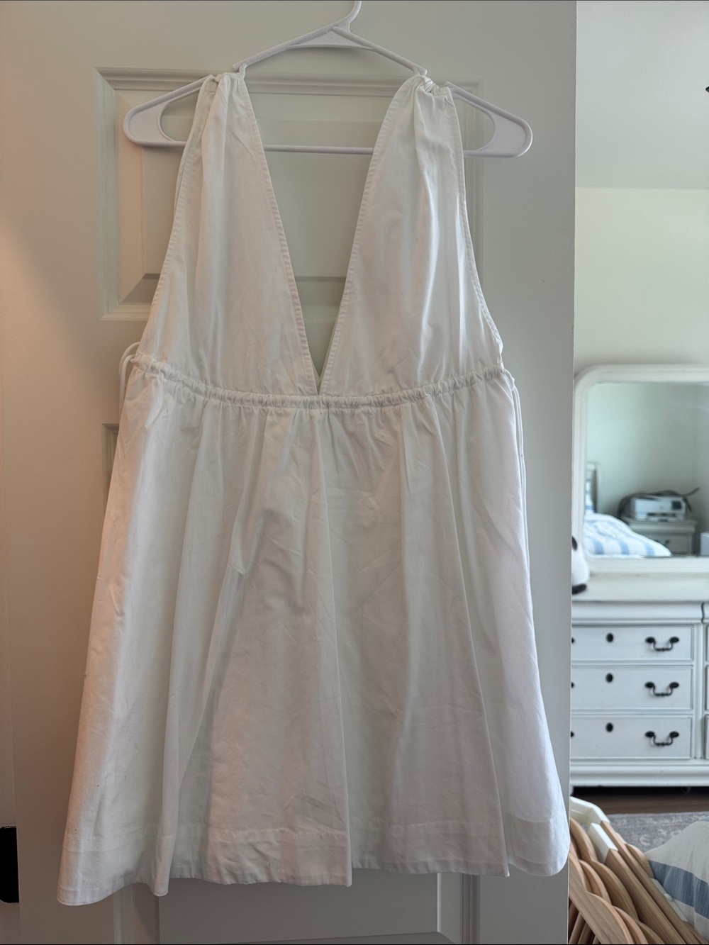 Abercrombie & Fitch White V-Neck Sleeveless Mini Dress